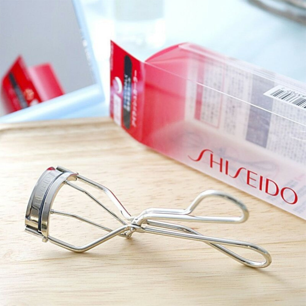 
                  
                    Shiseido Eyelash Curler (#213) Red box
                  
                